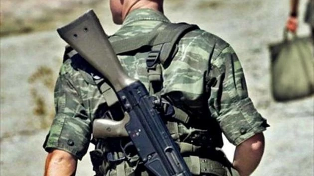 Ρω: Ξεσπάει η μητέρα του στρατιώτη που αυτοκτόνησε – Άγνωστες πτυχές πίσω από την τραγωδία στη σκοπιά